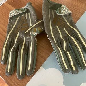 Size youth medium football gloves adidas money